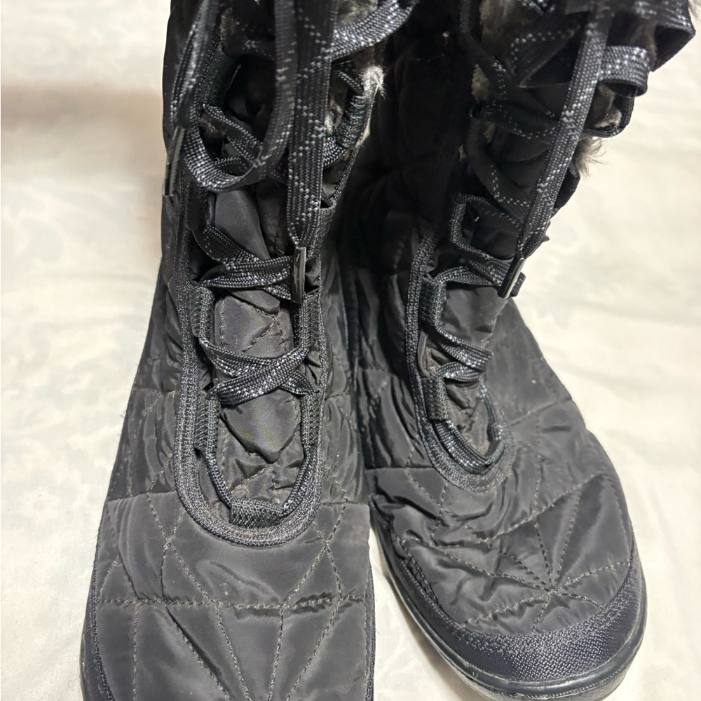 Columbia Women's Black Quilted Winter Boots